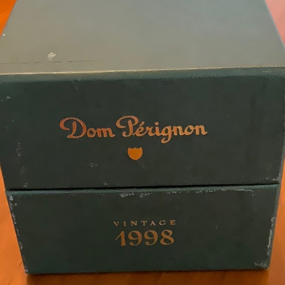 empty 1998 Dom Perignon bottle & box - Picture 5 of 14